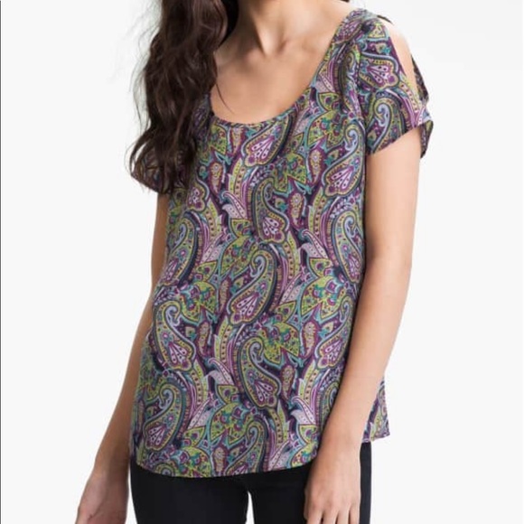 hinge Tops - Hinge Split Shoulder Paisley Silk Top